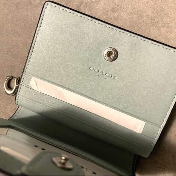 Coach Light Blue 🩵 Floral 🌼 Snap Wallet - Picture 8 of 9